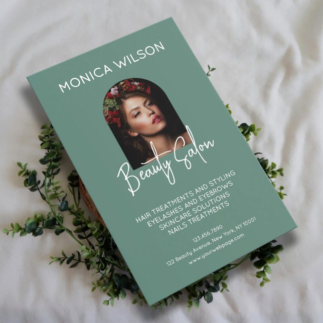 Flyer Elegant minimalist soft green beauty salon (Criador carregado)
