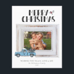 Flyer Feriado Rustic Felry Christmas Vintage Truck<br><div class="desc">Cartão de Feriado de Foto do Caminhão de Natal Russo - A sua bela foto é enquadrada por dentro de um quadro de fotos de madeira branca angustiada, acentuado com um caminhão de coleta com seu monograma. A saudação diz "DESEJANDO A PAZ, O AMOR E A JOY" com seu nome...</div>
