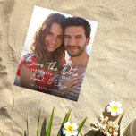 Flyer Foto de Orçamento - Escrita Manual Vertical Salvar<br><div class="desc">******* O PAPEL MATTE É FINO. ATUALIZE UM PAPEL MAIS ESPESSURDO. NENHUM ENVELOPES INCLUÍDO. PARA CARTÕES, CARTÕES MAIS ESPESSURAS, VERIFIQUE O LINK ABAIXO. CARTÃO, CARTÕES MAIS ESPESSURAS TÊM UMA OPÇÃO PARA ENVELOPES OU INCLUI-OS******* Você é o centro das atenções nesta foto simples e minimalista Salvar a data. Esqueça o preço...</div>