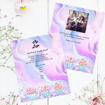 Flyer Foto do logotipo cupcakes holográficos da padaria<br><div class="desc">Personalize e adicione o logotipo,  o nome,  o endereço e o texto da sua empresa. Fundo holográfico cor-de-rosa-claro,  roxo,  pastel azul,  decorado com cupcakes. Voltar: adicione uma foto e conte a história sobre sua marca.</div>
