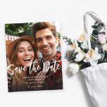 Flyer MOD de Orçamento V Bold de Fotografia Salvar Data<br><div class="desc">******* O PAPEL MATTE É FINO. ATUALIZE UM PAPEL MAIS ESPESSURDO. NENHUM ENVELOPES INCLUÍDO. PARA CARTÕES, CARTÕES MAIS ESPESSURAS, VERIFIQUE O LINK ABAIXO. CARTÃO, CARTÕES ESPESSURAS TÊM UMA OPÇÃO PARA ENVELOPES OU INCLUI-OS******* Sem envelopes, versão do folheto de papel. Economize dinheiro em convites formais com este convite em papel. Prepare...</div>