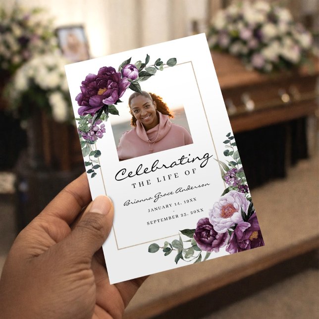 Flyer Modelo de Programa de Funeral Bi-Fold Floral Roxo (Criador carregado)