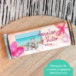 Flyer Molhador de Bar de Doces de Casamento Personalizad<br><div class="desc">Personalize a sua própria etiqueta de bar de chocolate ou pastelaria tropical do casamento com uma etiqueta de papel personalizada. O rótulo das flores de plumeria coral, cor-de-rosa tropical, é atraente com a sua própria redação. Adicione o monograma do casal atrás para um toque final. Use este rótulo de wrapper...</div>