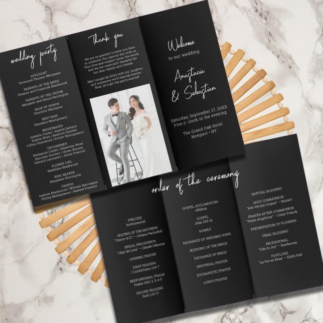 Flyer Programa de Casamento Triplo de Script Chic Preto  (Black & White Chic Script Trifold Wedding Program Flyer)