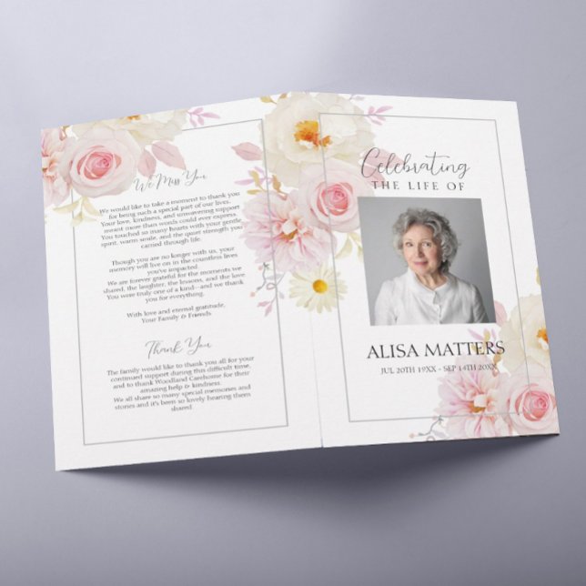 Flyer Programa Funeral Floral Blush Celebrando a Vida (Criador carregado)