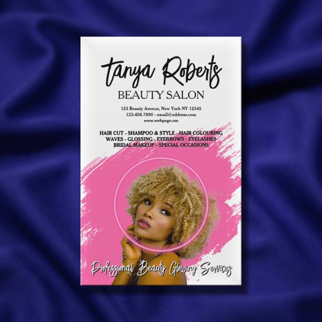 Flyer Salão de beleza branco e rosa profissional (Criador carregado)