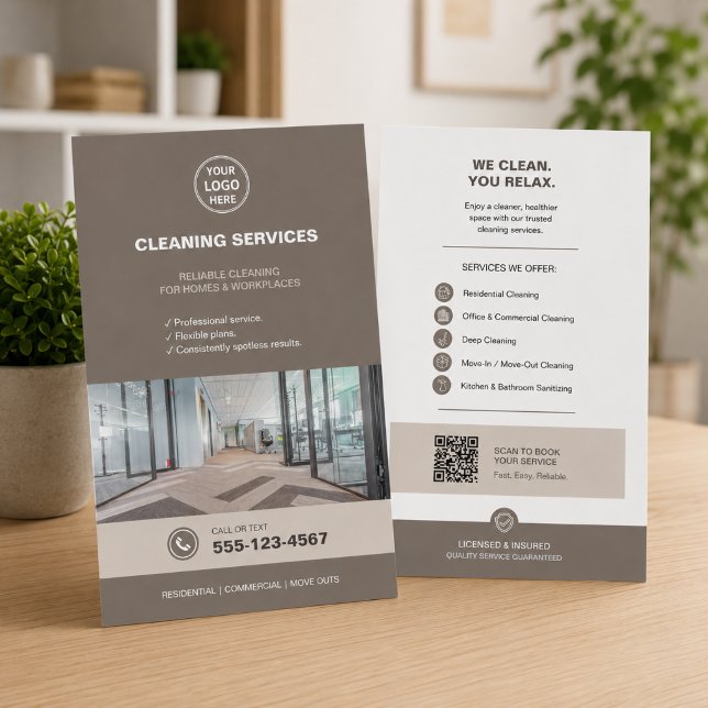 Flyer Serviços Modernos de Limpeza Taupe com QR (Modern Taupe Cleaning Services with QR Flyer)