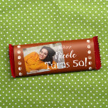 Flyer Terracotta Copper 50th Birthday Candy Bar Wrapper<br><div class="desc">Personalize sua própria etiqueta de bar de chocolate doce de 50 anos de terracotta ou pacote de pastelaria com uma etiqueta de papel personalizada. O rótulo branco e o terracota simples são atraentes com a sua própria redação. Adicione sua própria citação atrás para um toque final. Use este rótulo de...</div>