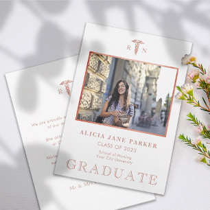 Folha de rosa dourada da graduação da escola de 