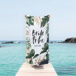 Folha tropical da tribo nobre e toalha de praia de<br><div class="desc">tipografia moderna da tribo noiva e folha tropical. Com espaço para nome.</div>