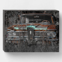 Ford Edsel abandonado