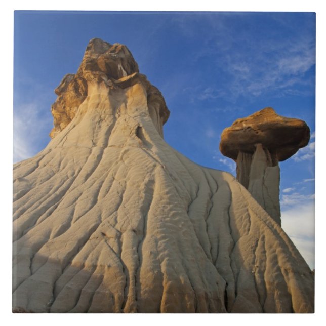 Formações de Badlands no Makoshika State Park em (Frente)