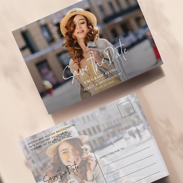 Formando Graduação de Fotos 2025 Salvar a Data (Graduation Script Save the Date Grad Photos Announcement Postcard)