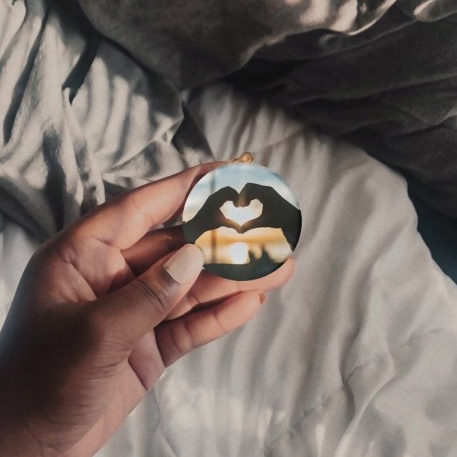 Formando um coração com as mãos chaveiro (Forming a heart with hands keychain)