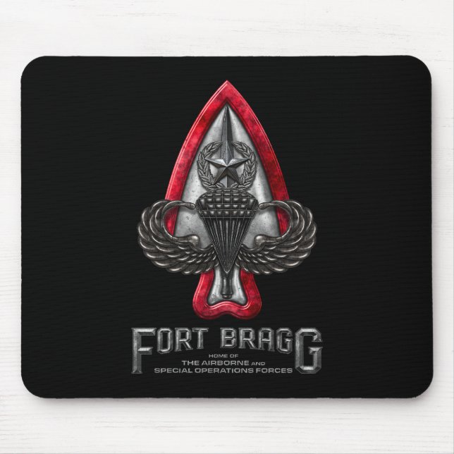 Fort Bragg Black Mousepad (Frente)