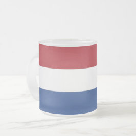 Fosco de pequena caneca de vidro com bandeira dos