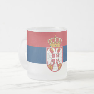 Fosco pequena caneca de vidro com bandeira da Sérv