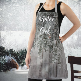 Foscos e uma floresta coberta de neve