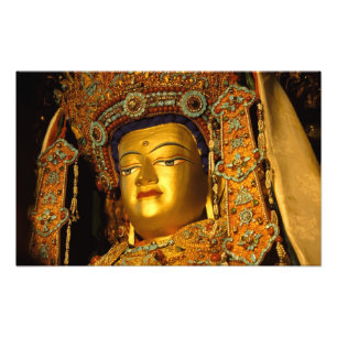 Foto A estátua gildada do Buda Jowo, Templo Jokhang,