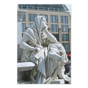 Foto Alegoria da Filosofia do Monumento a Schiller em B