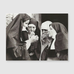 Foto Antiga de Freiras Fumando