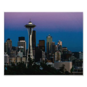 Foto Arquitetura de Seattle sob o céu roxo