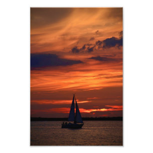 Foto Arte do pôr do sol sobre veleiro