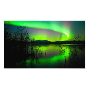 Foto Aurora boreal espelhada no lago