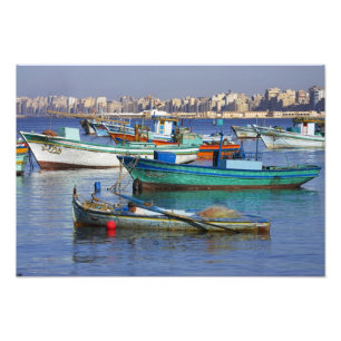 Foto Barcos de pesca coloridos no Porto de