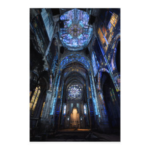 Foto Brilho da Projeção de Vidro Colorido da Catedral A