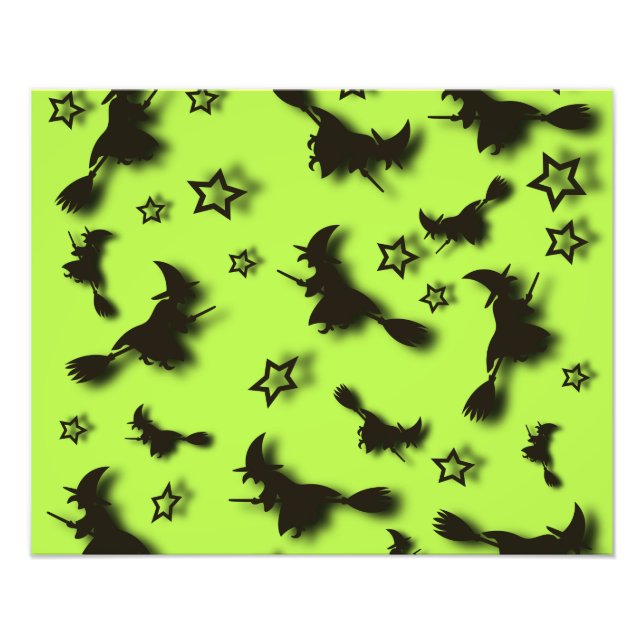 Foto bruxa voadora entre as estrelas na noite de Hallow (Frente)