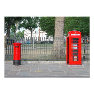 Foto Cabine telefônica vermelha e marco postal de Londr