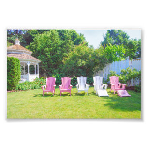 Foto Cadeiras Adirondack Rosa e Branco, Jardim de Wisco