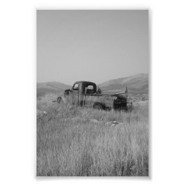 Foto caminhão fotográfico na grama