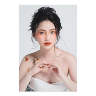 Foto Captivando retrato de jovem mulher com arte