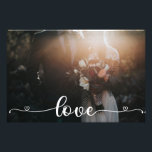 Foto Casamento Elegante Romântico de White Love<br><div class="desc">Impressão personalizável de fotos de casamento com um roteiro de caligrafia romântica de amor em branco.</div>