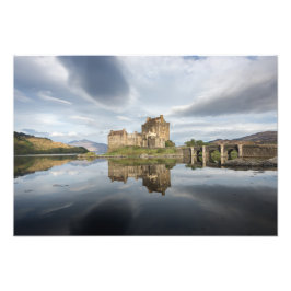Foto Castelo de Eilean Donan com reflexo na Escócia