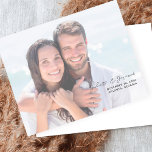 Foto Chic H minimalista do orçamento Salve a Data<br><div class="desc">** SATIN PAPER É PAPEL FINO. ATUALIZE O PAPEL PARA OBTER UM PAPEL MAIS ESPESADO. TEM UMA OPÇÃO PARA ENVELOPES. *** Economize dinheiro em convites com este convite menor que tem uma opção para envelopes. Prepare seus convidados para o maravilhoso casamento com sua Foto Chic H Minimalista Salve os Convites...</div>