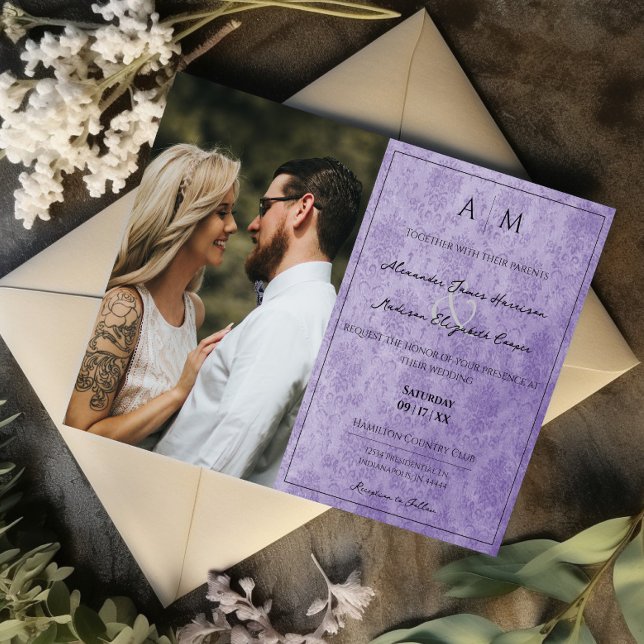 Foto: Convite de casamento para Damasco Roxo Roxo (Purple Photo Damask Monogram Wedding Invitation)
