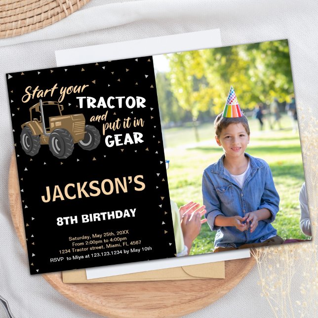 Foto: Convites de Aniversário do Trator Brown Negr (Photo Black Brown Tractor Birthday Invitations)