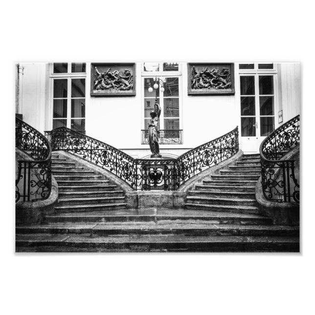 Foto Courtyard and Stairs de Paris - Preto e Branco (Frente)
