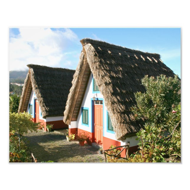 Foto da ilha Madeira com as casas típicas de Santa (Frente)