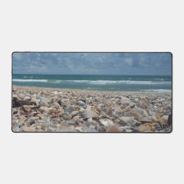Foto da Praia do Oceano Atlântico com Conchas Mari