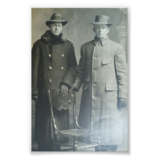 Foto Dapper Brothers in Overcoats RPPC B&W Photo IMPRES