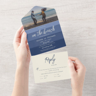 Foto de Casamento de Praia do Stripes Azul do Ocea