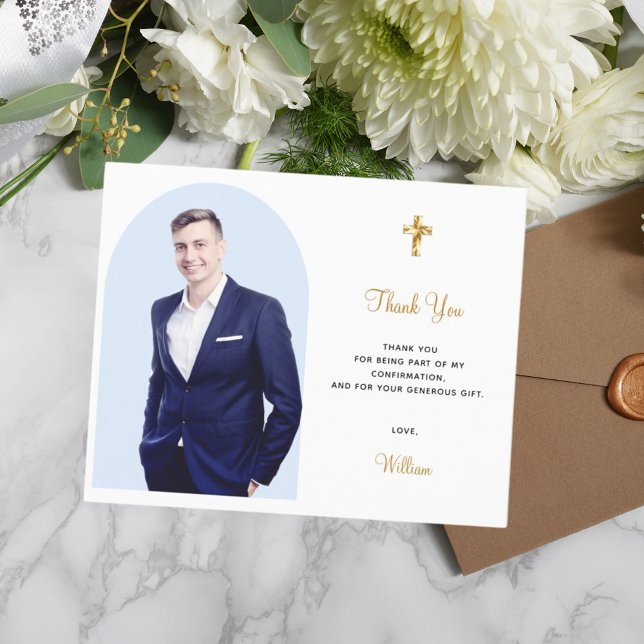 Foto de confirmação do orçamento menino azul arco  (Criador carregado)