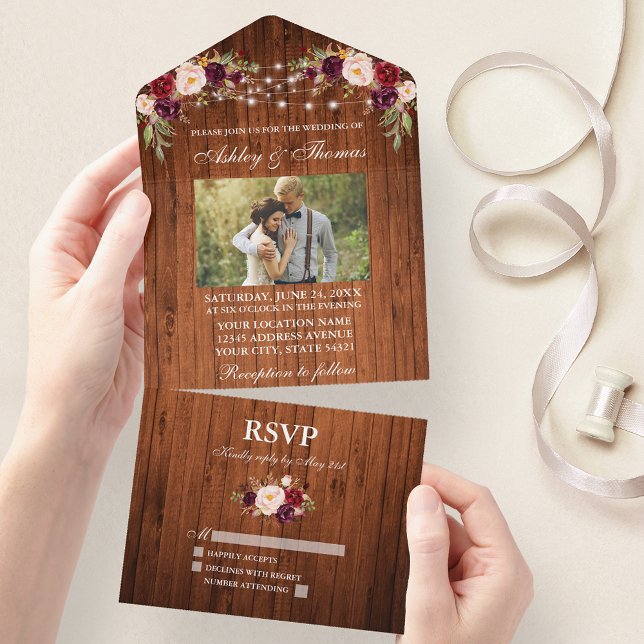 Foto de Luzes Florais Rustic Wedding (All In One Wedding Invitation with tear off RSVP Card)