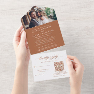 Foto de Modern Boho RSVP Código QR Casamento Terra