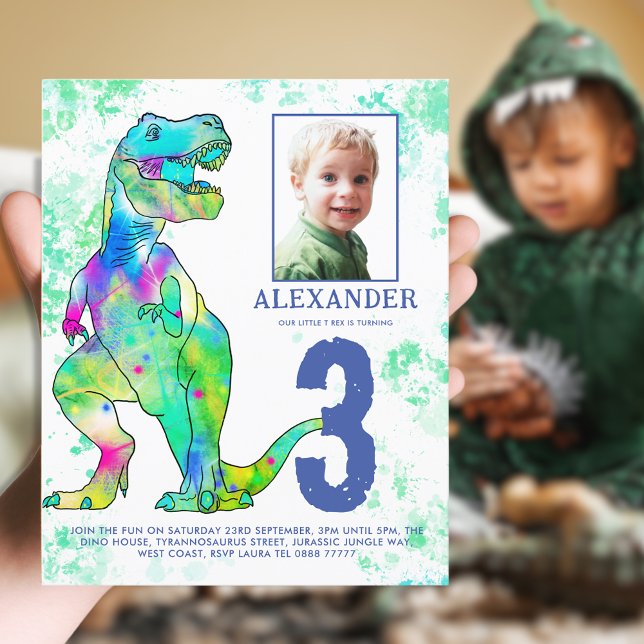 Foto do aniversário de 3 anos do Dinossaur (T-Rex Dinosaur colorful watercolor 3rd birthday party budget invitation thrift dino party)