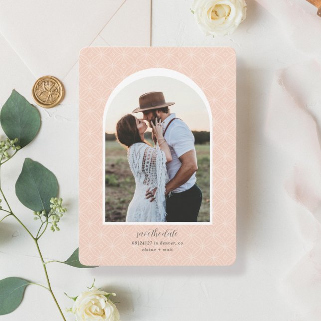 Foto do Arch Apricot Salvar o Anúncio de Data (Criador carregado)